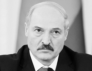 Лукашенко посоветовал Западу повесить «списки» санкций против России в туалет