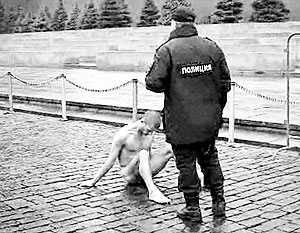 В акции художника Павленского на Красной площади не нашли состава преступления