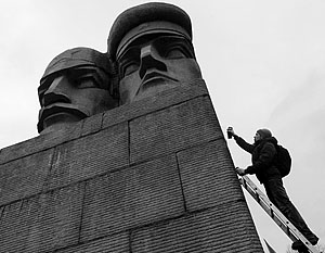 Рогозин: Военные памятники в Крыму доведены до безобразного состояния