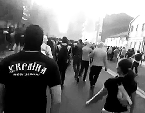 В Харькове футбольные болельщики напали на сторонников федерализации