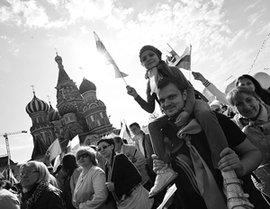 В Москву возвращается традиция праздничных массовых шествий и демонстраций, которые становятся семейными праздниками