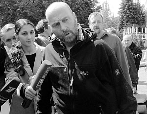 Лукин сообщил об освобождении наблюдателей ОБСЕ в Славянске