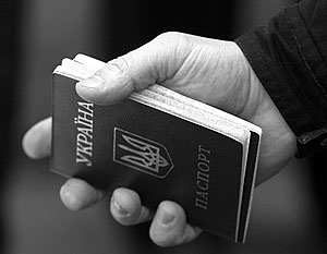 Источник: Поляки и прибалты получают украинские паспорта для борьбы с ополченцами