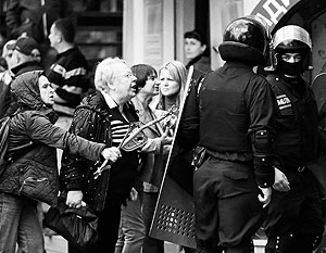 В Одессе родственники задержанных активистов заблокировали управление милиции