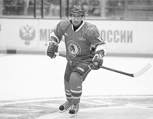 Буре отметил отличную физическую форму Путина на хоккейном фестивале в Сочи