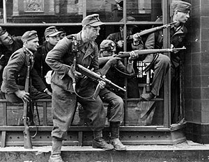 В активе «Германского меча» числилось около 40 тысяч бойцов, готовых взять в руки оружие