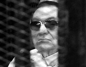 Суд Египта приговорил Мубарака к трем годам тюрьмы