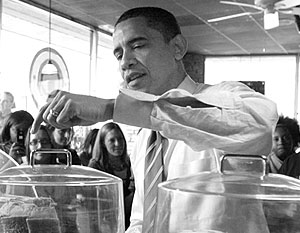 Обама нарушил режим охраны Белого дома и сходил за кофе
