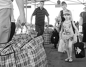 В некоторые дни число беженцев с Украины, которых принимает Россия, превышает 7 тысяч человек 