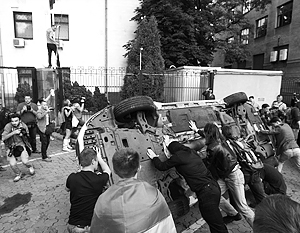 Лавров: В нападении на посольство России участвовали люди из батальона «Азов»