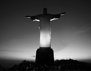 Статую Христа-Искупителя в Рио-де-Жанейро подсветили цветами немецкого флага