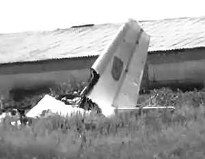 Экипажу сбитого Ан-26 удалось спастись благодаря парашютам