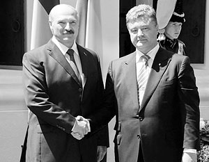 Лукашенко, которого принято считать союзником России, на деле занимает особую позицию в украинском  вопросе