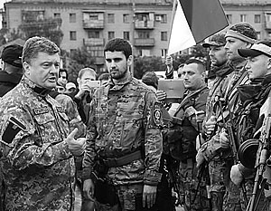 Порошенко выразил надежду на прекращение боев на Украине в сентябре