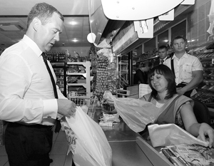 Медведев решил без предупреждения посещать магазины для мониторинга цен