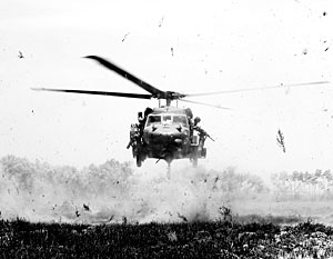 Американские боевые вертолеты совершили вынужденную посадку на поле в Польше