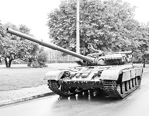 Киев решил отправить нацгвардии танки Т-64