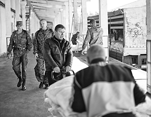 Источник: Украинские военные конфисковали тушенку из гумпомощи для Луганска