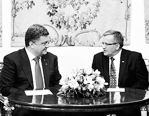 Президент Украины Петр Порошенко и президент Польши Бронислав Коморовский