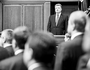 Петр Порошенко пообещал избавиться от своих бизнес-активов сразу после избрания президентом, но свое обещание так и не выполнил