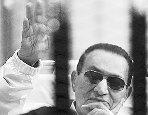 Было бы странно, если бы офицеры, которых назначал и повышал Мубарак, засудили своего главнокомандующего