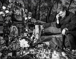 «Весь мир сегодня с Украиной, видит наше единство», – заявил Порошенко в «День соборности» на могиле «героев Небесной сотни»