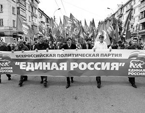 Единороссы массово вышли на манифестации в поддержку воссоединения Крыма с Россией, что добавило им популярности