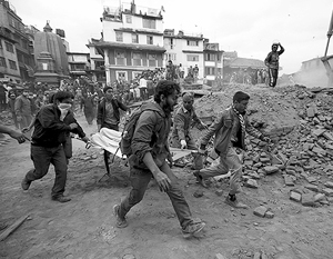 Только по предварительным данным, количество жертв землетрясения в Непале приближается к 1,5 тыс. человек