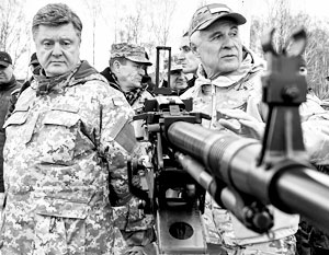 «Никогда больше украинская власть не должна стрелять в украинских людей» – это стало самым нелепым обещанием Порошенко на фоне продолжающейся АТО