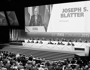Йозеф Блаттер сохранил за собой пост президента ФИФА