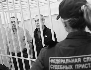 Халатность работников метро привела к гибели 24 человек. На фото двое из обвиняемых: Анатолий Круглов (слева) и Валерий Башкатов