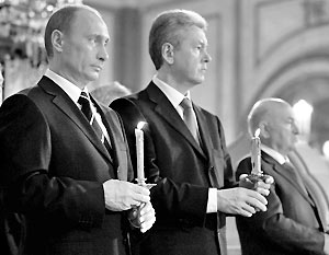 Президент России присутствовал на пасхальном богослужении в храме Христа Спасителя