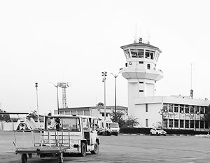 Столь скромно выглядящий аэропорт Латакии внезапно становится крупной военно-воздушной базой