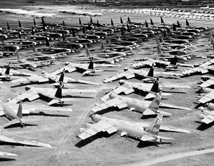 Глядя на кладбище американских самолетов в Аризоне, не стоит обольщаться – после небольшого ремонта все они могут быть возвращены в строй