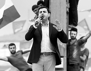 Спустя два месяца после выборов турецкие лидеры вдруг заметили, что Селахаттин Демирташ украл у них голоса «курдских братьев»