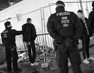 Кельнские полицейские фактически оказались бессильны перед толпой мигратов
