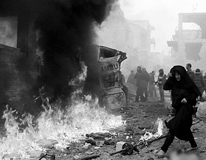 Жертвами жестокой расправы ИГ в Дейр-эз-Зор стали мирные жители осажденного города – женщины, дети, старики. Более трехсот человек убито, 400 человек захвачено в заложники