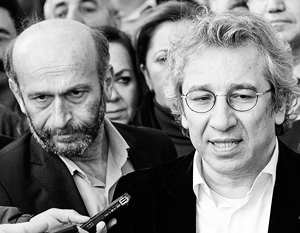 Преследуемые в Турции журналисты Джан Дюндар и Эрдем Гюл