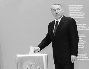 Назарбаев вот уже в четвертый раз организует внеочередные парламентские выборы