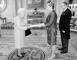 Платье украинского посла на приеме у королевы великобритании