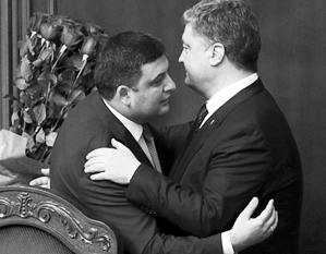 «Самой главной задачей» нового правительства станет «возобновление Донбасса», сказал Порошенко, напутствуя премьер-министра Гройсмана