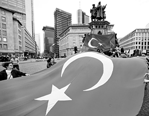 Туркам пока что «не светит» безвизовый въезд в Европу
