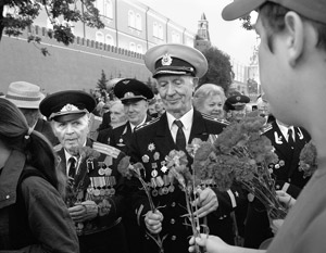 Москвичи поздравляют ветеранов Великой Отечественной войны с Днем Победы