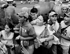 Нынешние выступления оппозиции против президента Мадуро – уже третий по счету кризис власти за время правления преемника Чавеса 