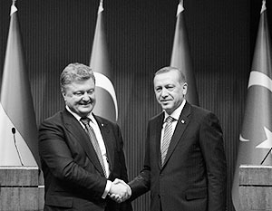 Лидеры Украины и Турции Петр Порошенко и Реджеп Тайип Эрдоган уронили свои страны в «Глобальном рейтинге миролюбия»