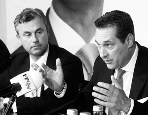 Лидер Австрийской партии свободы (справа) хочет доказать победу Норберта Хофера (слева)