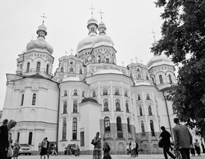 Святыня православия – Киево-Печерская лавра – оказалась одним из объектов притязаний раскольников, поддерживаемых киевской властью