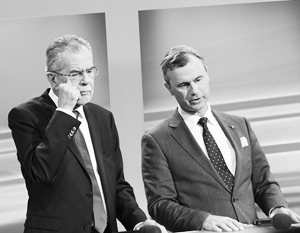 Норберт Хофер (на снимке справа) был признан проигравшим президентские выборы, хотя до последнего момента обходил своего конкурента