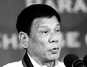 Президент Филиппин ругает США ради своих избирателей