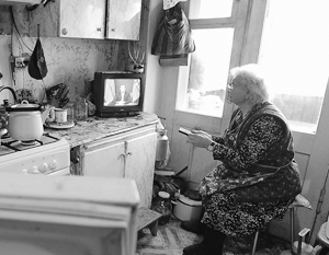В 2018 году экраны телевизоров в жилищах пожилых людей погаснут